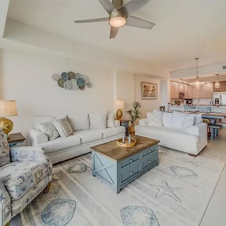 Luxury Waterfront Penthouse With Amenities And Services